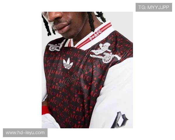 阿森纳联名潮牌PLACES+FACES推出新服饰,跨界合作拓展IP价值 阿森纳联名潮牌PLACES+FACES推出新服饰,跨界合作拓展IP价值